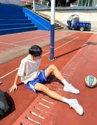 威少成为历史上连续3场砍25分+5板+5助年纪最大的控卫